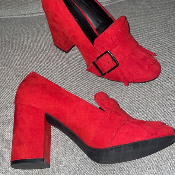 Kenneth Cole Reaction Buckle Heels - Picture 2 of 8